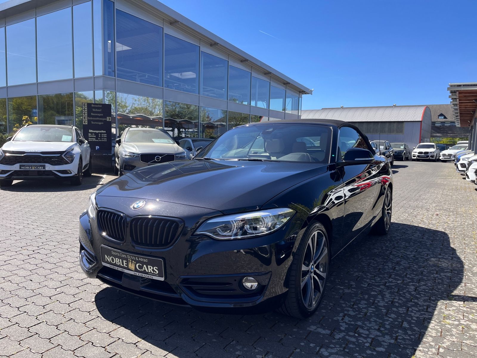 Fahrzeugabbildung BMW 220i Cabrio Sport Line H/K LEDER LED NAV SHZ 18"