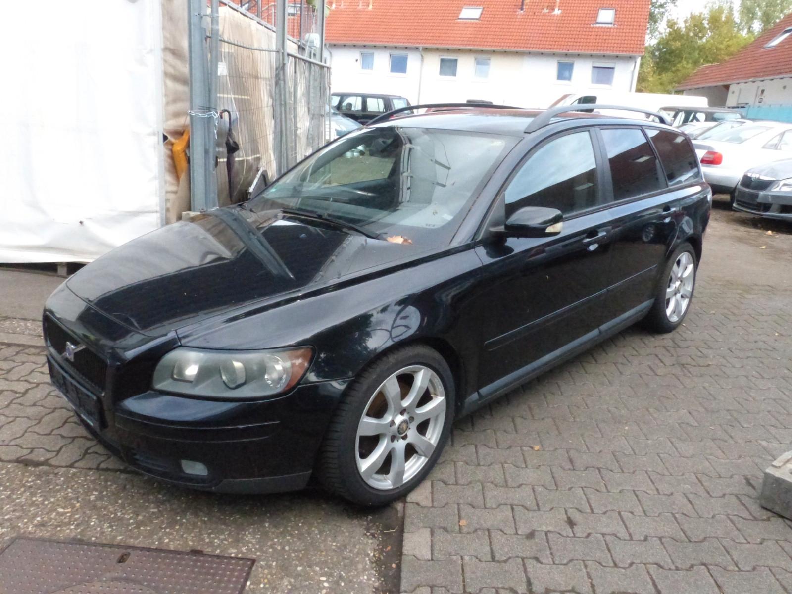 Volvo V50 2006 — rear view