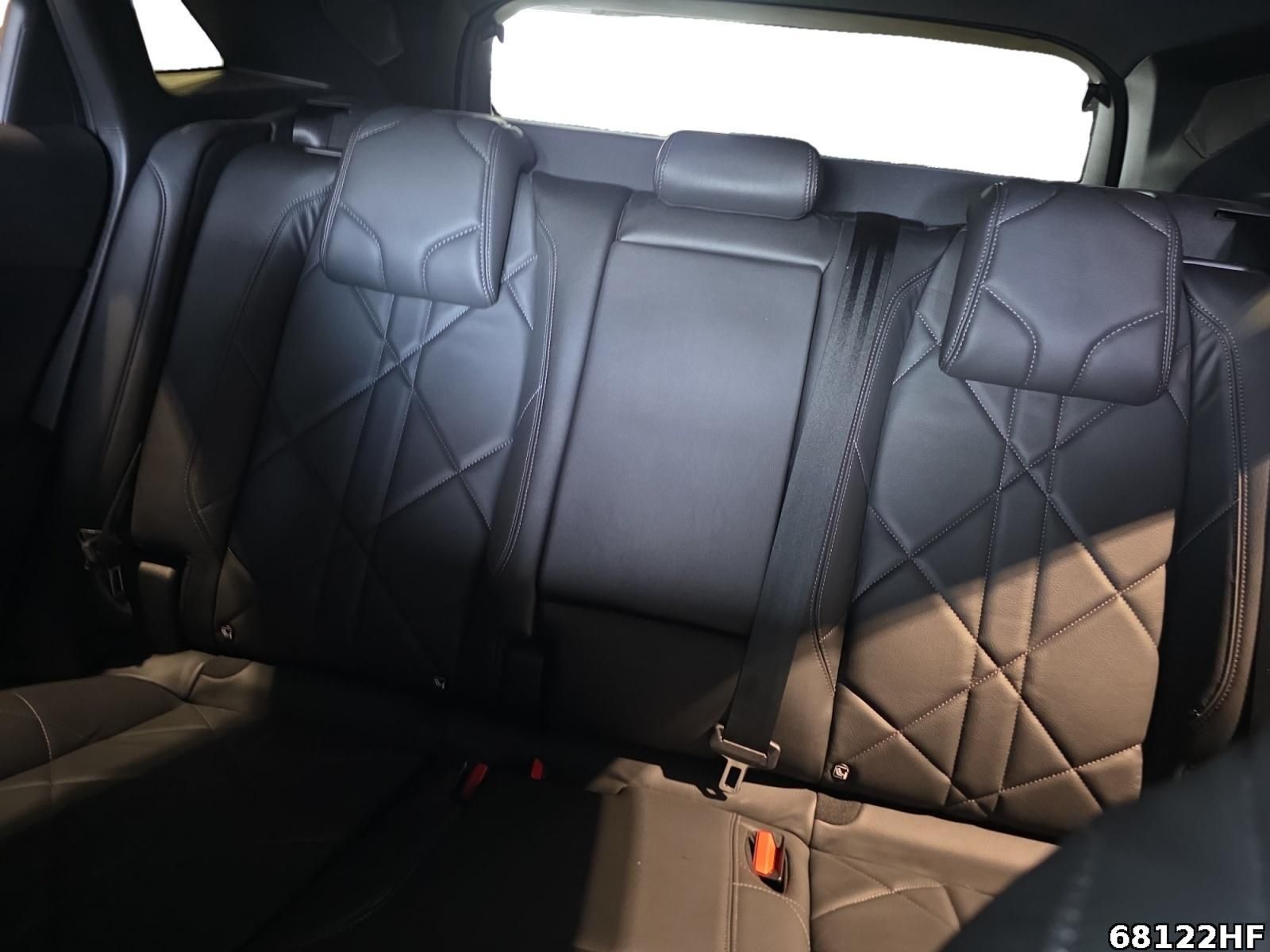 Fahrzeugabbildung DS Automobiles DS7 Crossback E-Tense 300 Rivoli +FOCAL+LED+