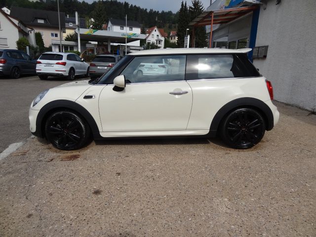 Fahrzeugabbildung MINI ONE Mini. One/JWC/Kam/Navi/Leder/