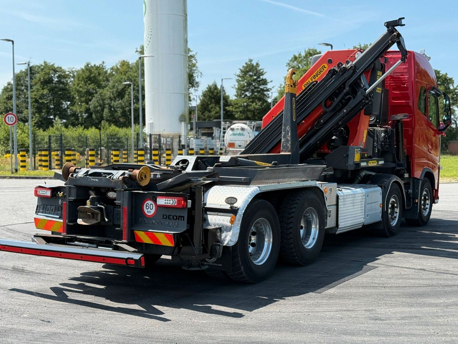 Fahrzeugabbildung Volvo FH 540 8x4 mit Palfinger Kran PK 78002F + Haken