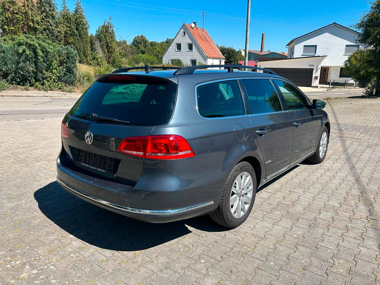 Volkswagen Passat 2011 — photo 7