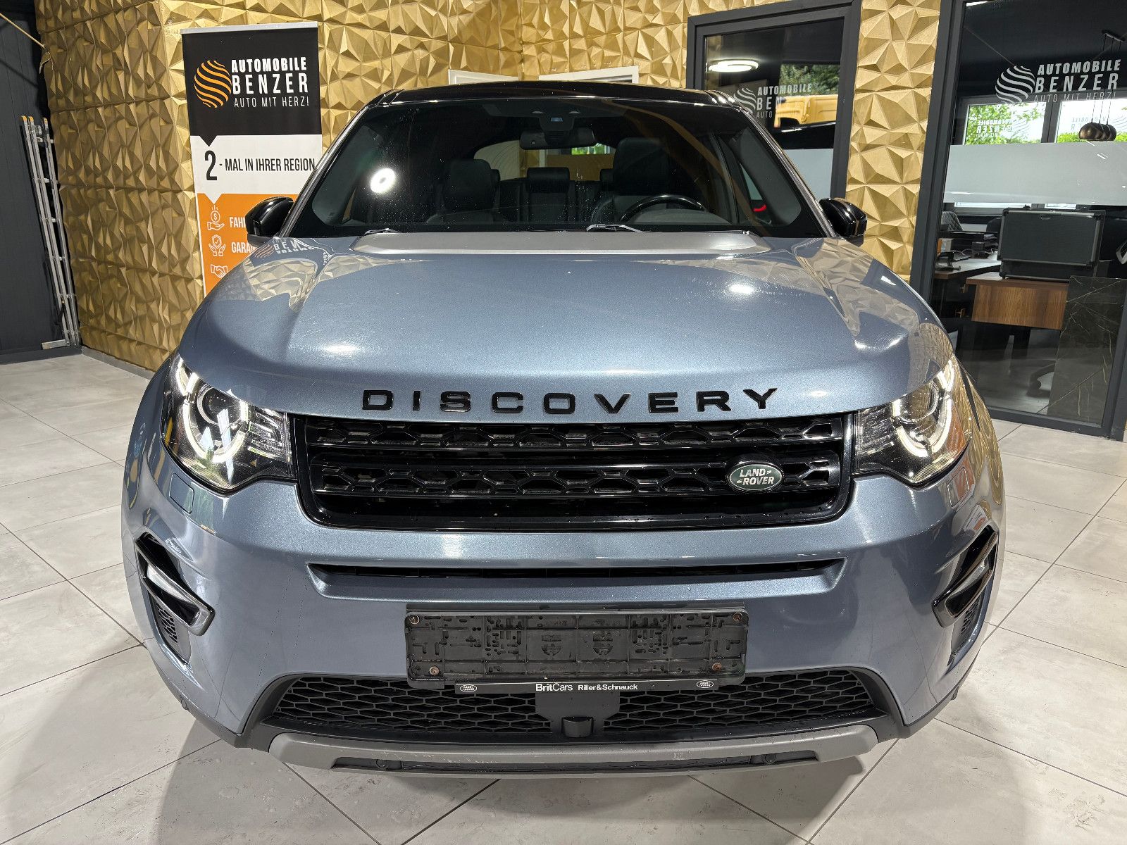 Fahrzeugabbildung Land Rover Discovery Sport SE AWD/PANO/ACC/NAVI/KAMERA/SHZ