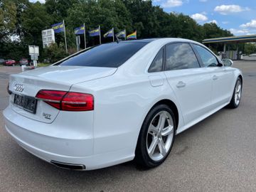 Audi A8 - 4