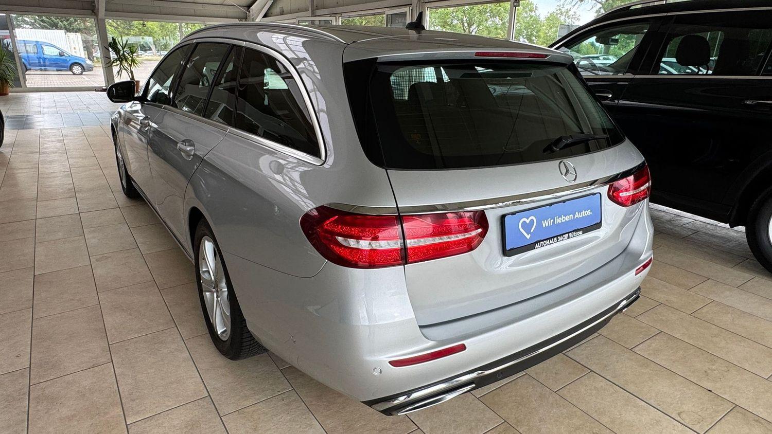 Mercedes-Benz E 220 E 220 d  Avantgarde LED/NAVI/CARPLAY