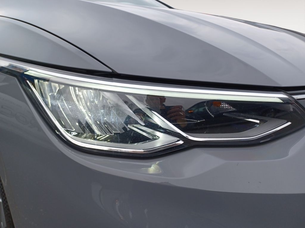 Fahrzeugabbildung Volkswagen Golf 2.0 TDI SCR DSG Life Navi, ACC, Shzg