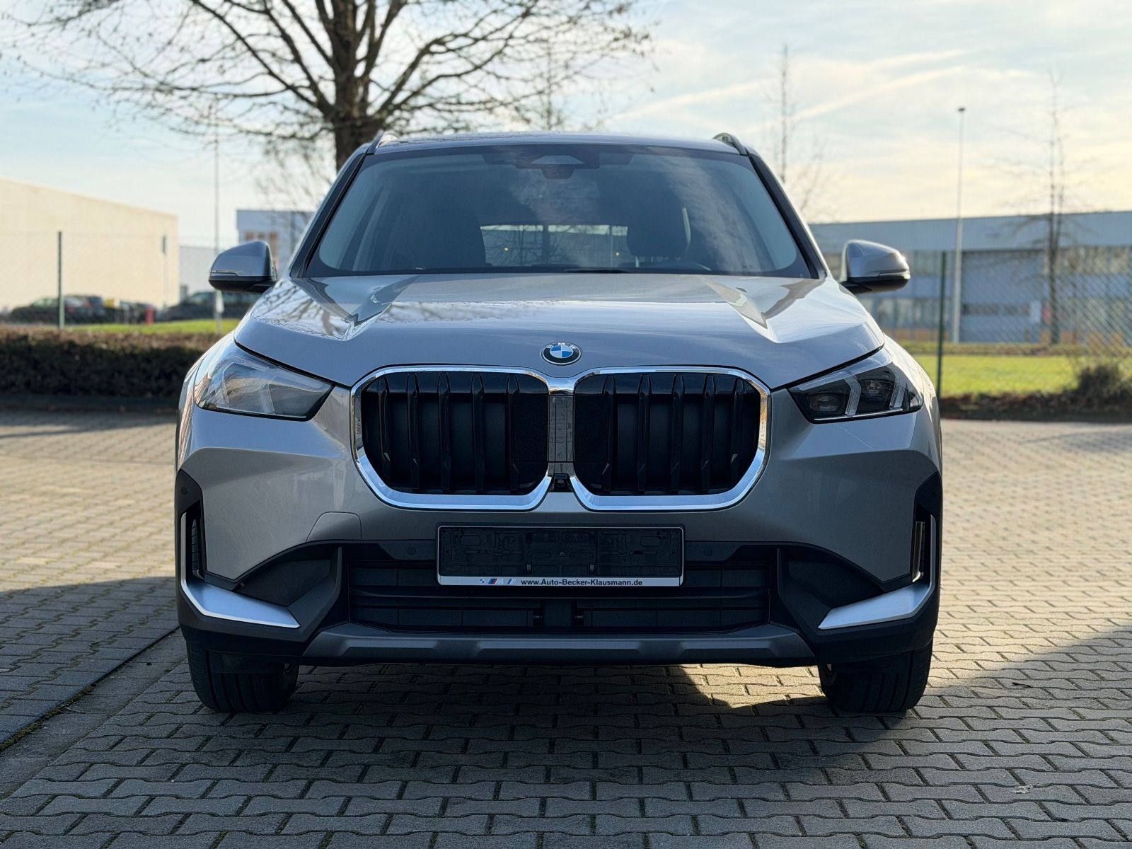 BMW X1 18d LED SPORT VOLLLEDER NAVI HARMAN foto 4