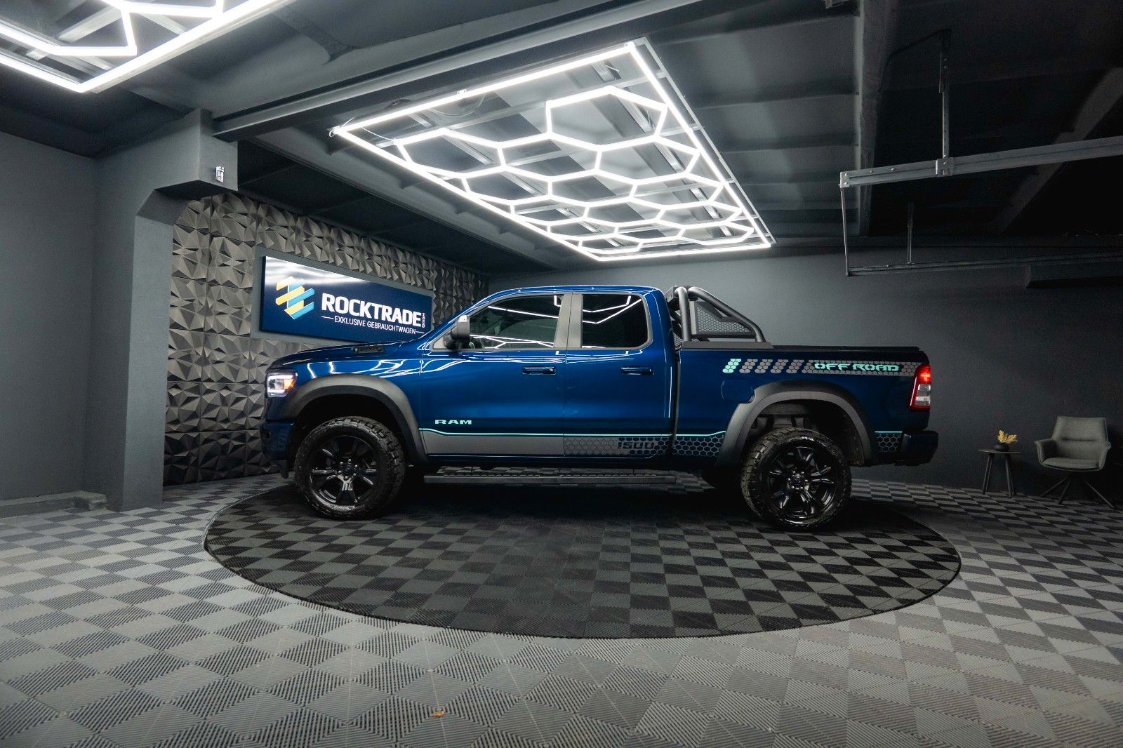 Fahrzeugabbildung Dodge RAM 5.7 V8 HEMI 4x4 BLUE EDITION Offroad LONGBED