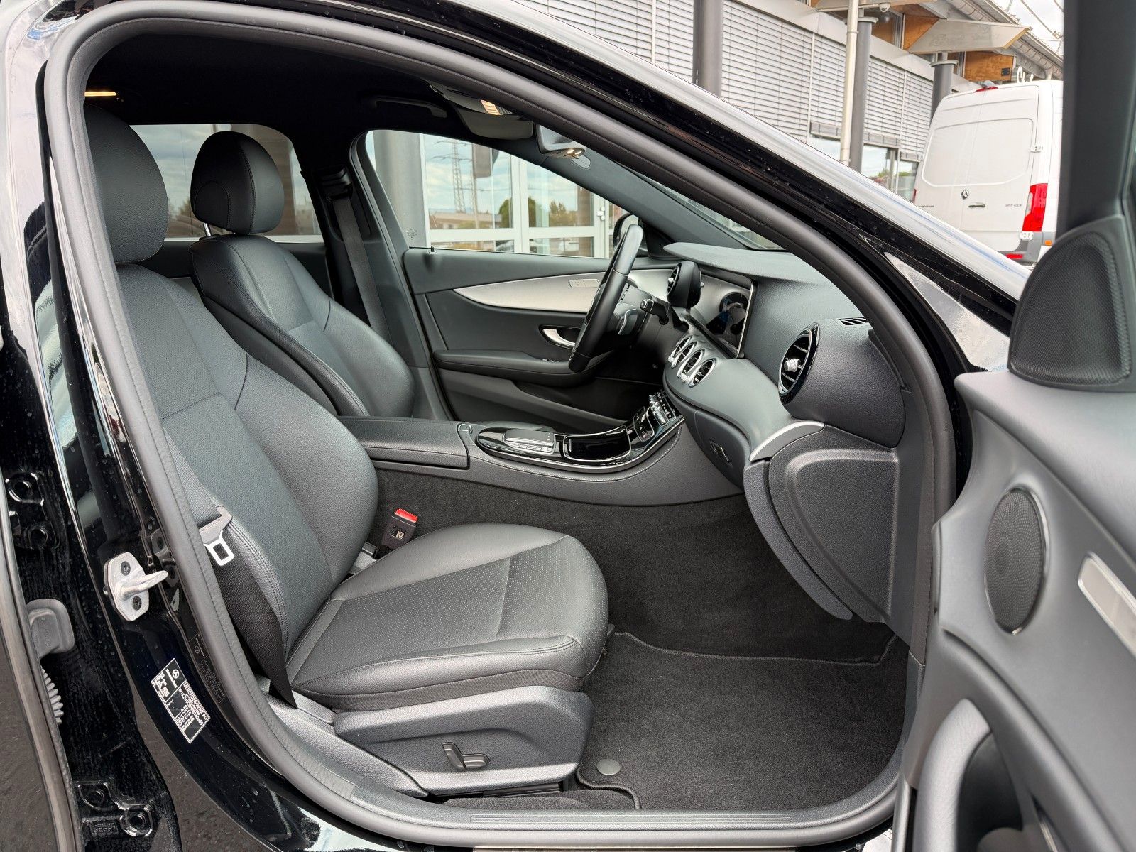 Fahrzeugabbildung Mercedes-Benz E 200 d T TAXI AVANTGARDE R-Kamera+Kindersitz