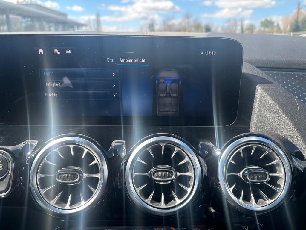 Fahrzeugabbildung Mercedes-Benz GLA 200 Progressive Memo KeyLess LED SHZ Ambie.