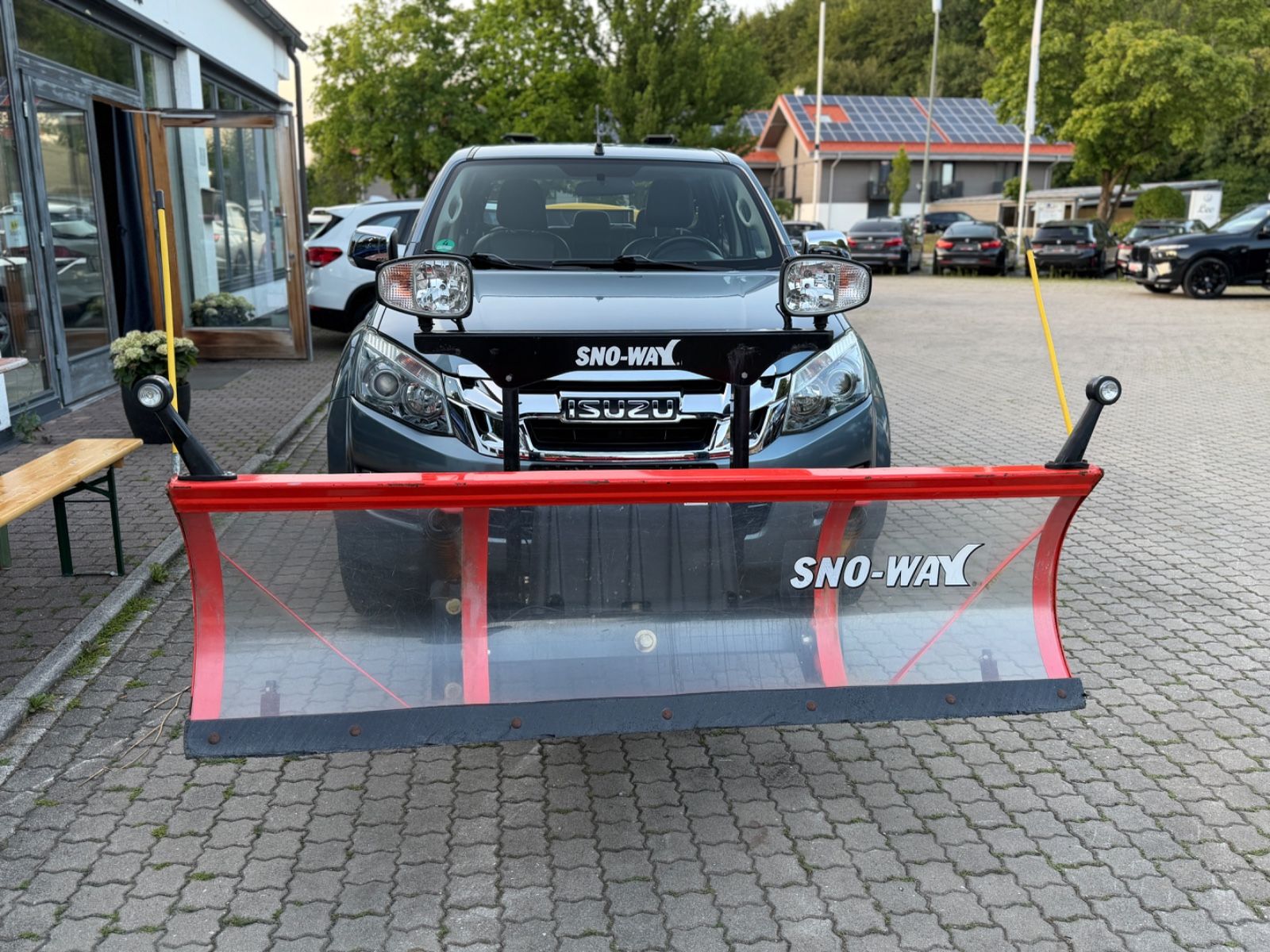 Fahrzeugabbildung Isuzu D-Max Double Cab 4WD Premium|SCHNEEPFLUG|AUTOMAT
