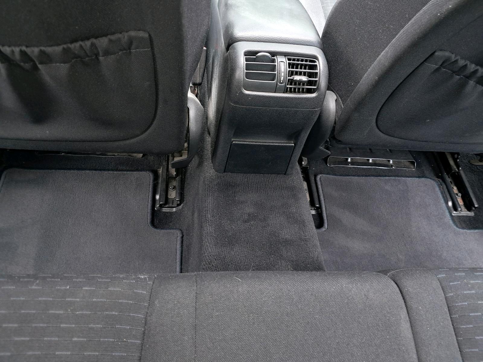 Mercedes-Benz C180 2007 — interior