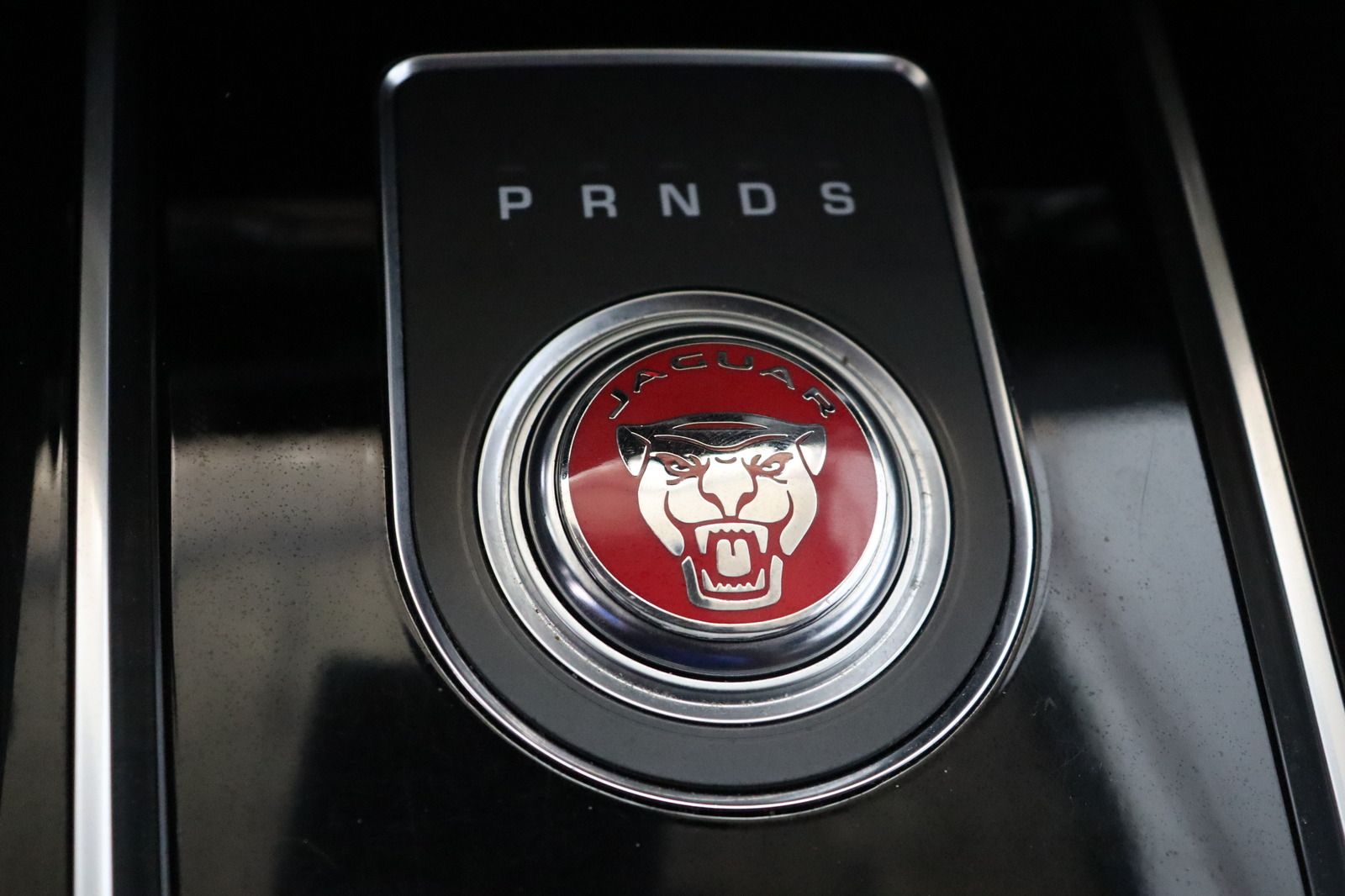 Fahrzeugabbildung Jaguar F-Pace 25t AWD * Navi * Anhängerk * LED