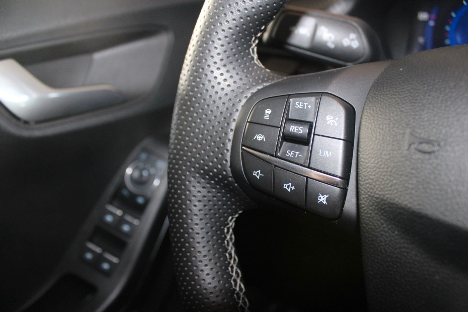 Fahrzeugabbildung Ford Puma ST-Line Vignale Aut. Bi-LED B&O PANO LEDER