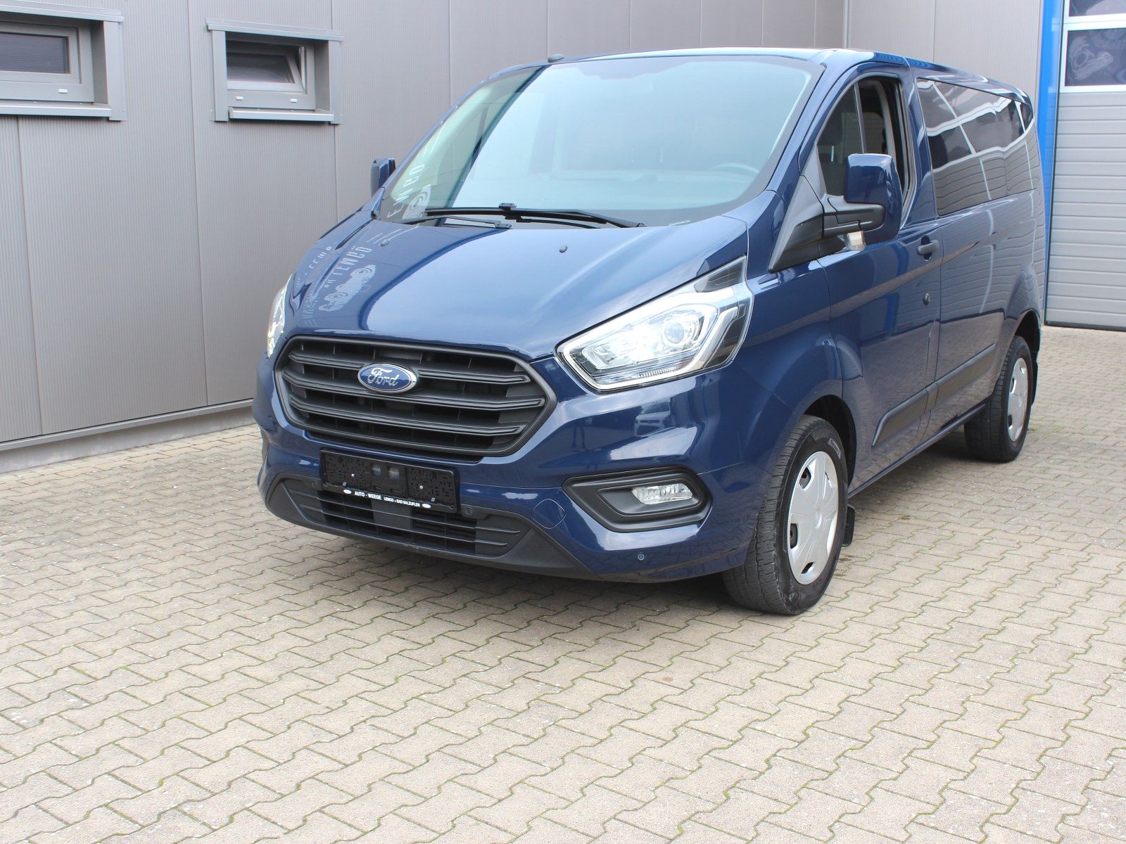Fahrzeugabbildung Ford Transit Custom 320 L1 Trend