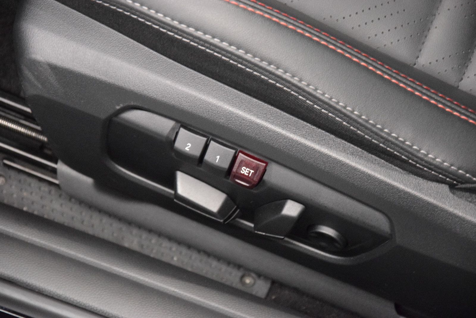 Fahrzeugabbildung MINI Cooper C JCW Trim Paket-XL Pano H&k 360° HuD