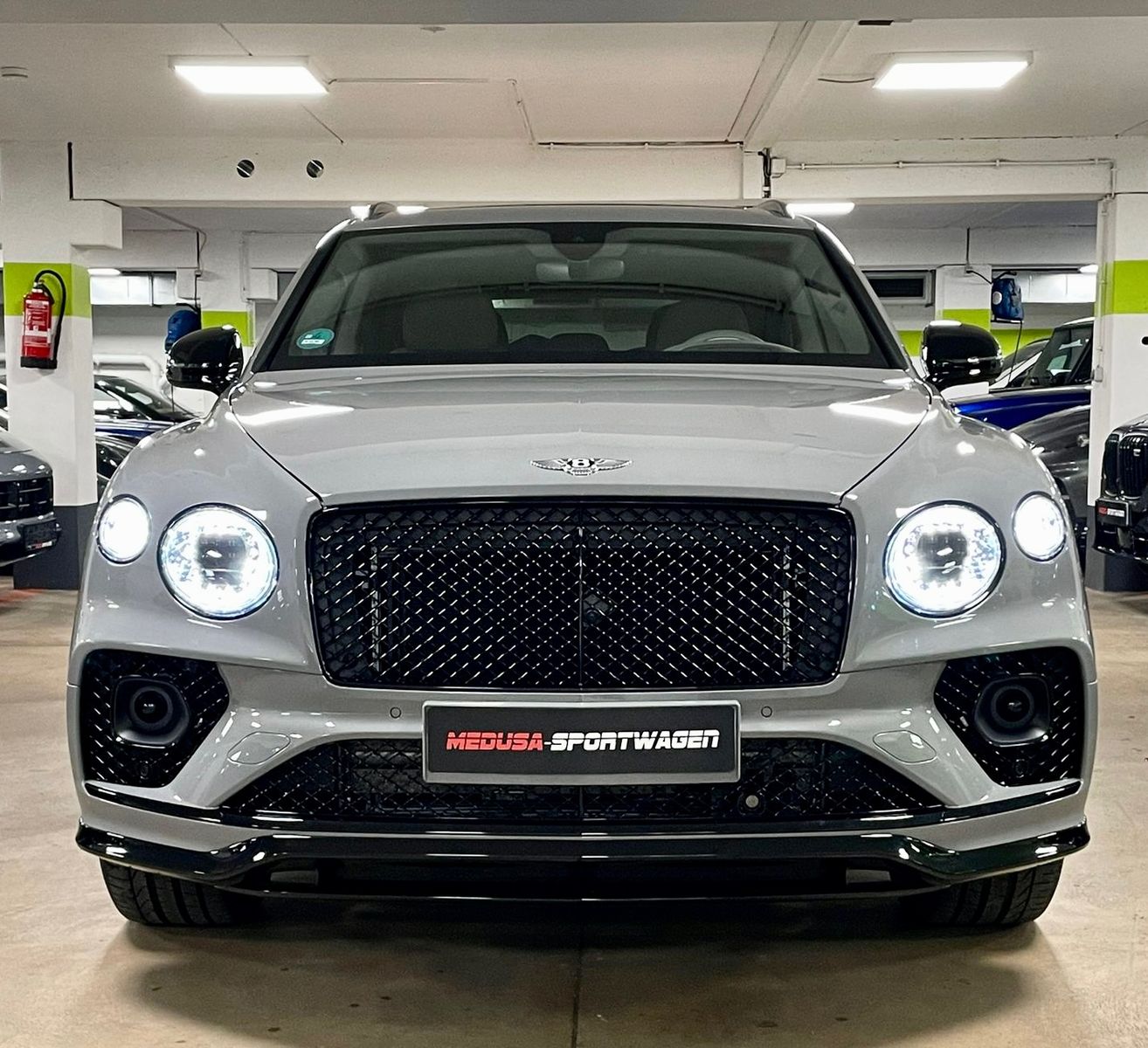 Fahrzeugabbildung Bentley BENTAYGA V8 S CARBON NAIM MASSAGE PANO FULL!