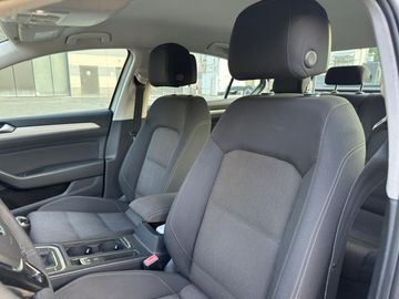 Volkswagen Passat - 10