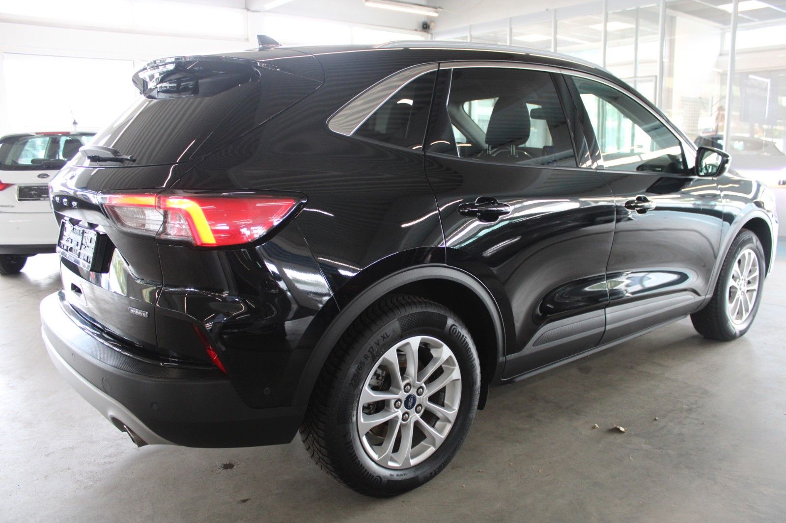 Fahrzeugabbildung Ford Kuga PHEV Titanium X AHK LED HUD 2xCam WinterP.