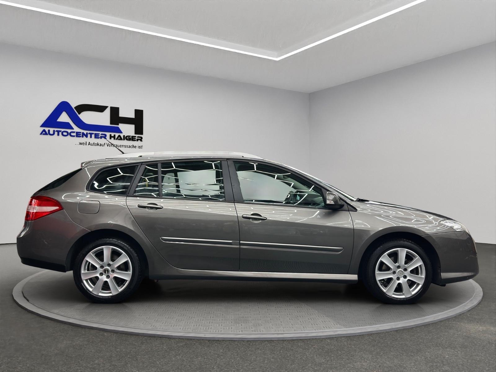 Renault Laguna 2009 — photo 11