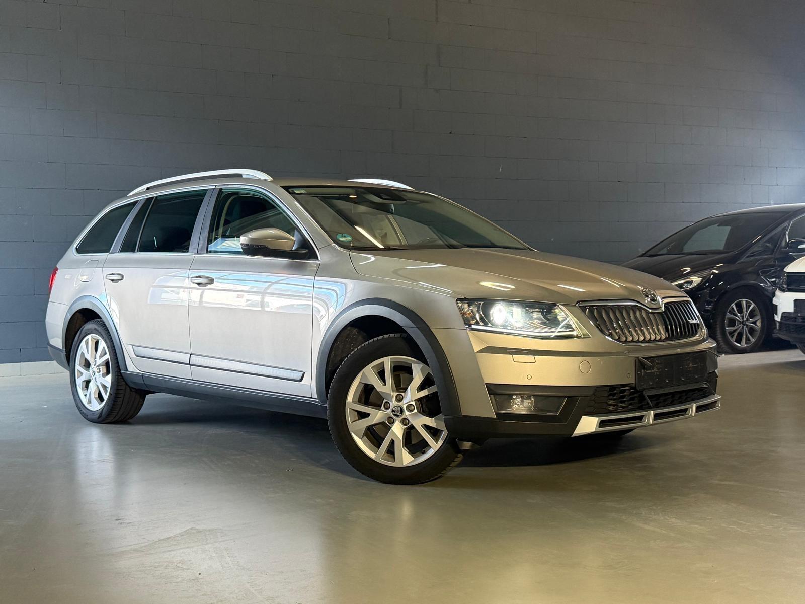 Skoda Octavia Combi Scout 4x4-STANDHZG-NAVI-LANE-AHK