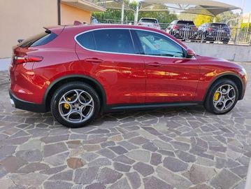 Alfa-Romeo Stelvio - 2