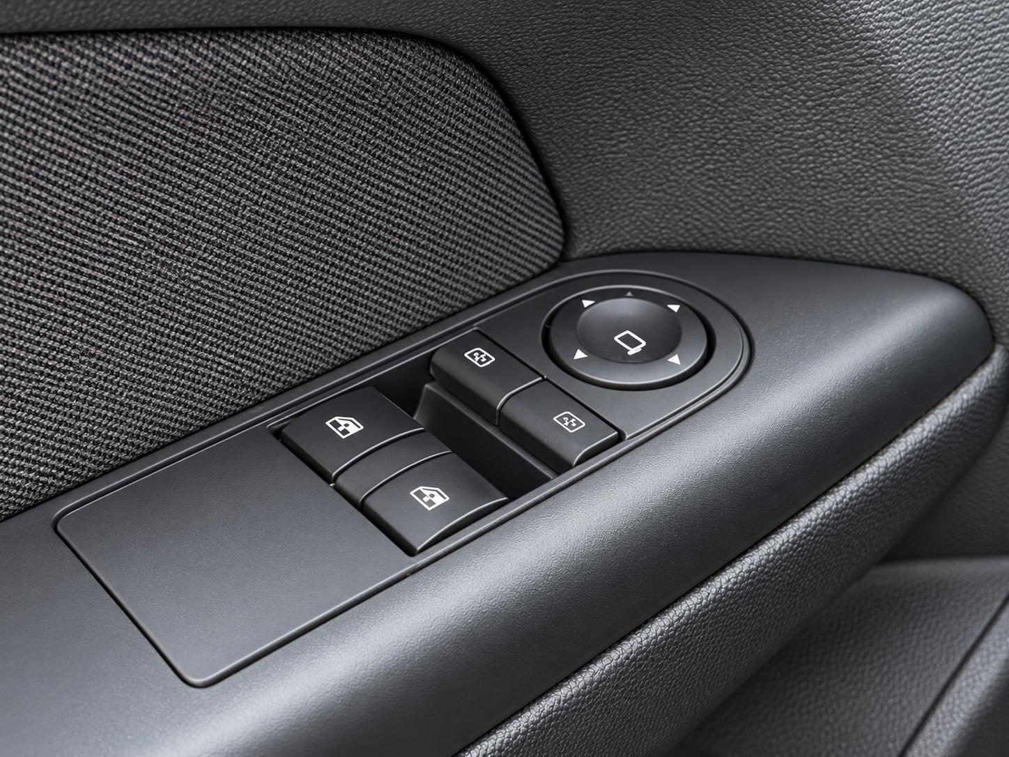 Opel Astra 2009 — photo 18