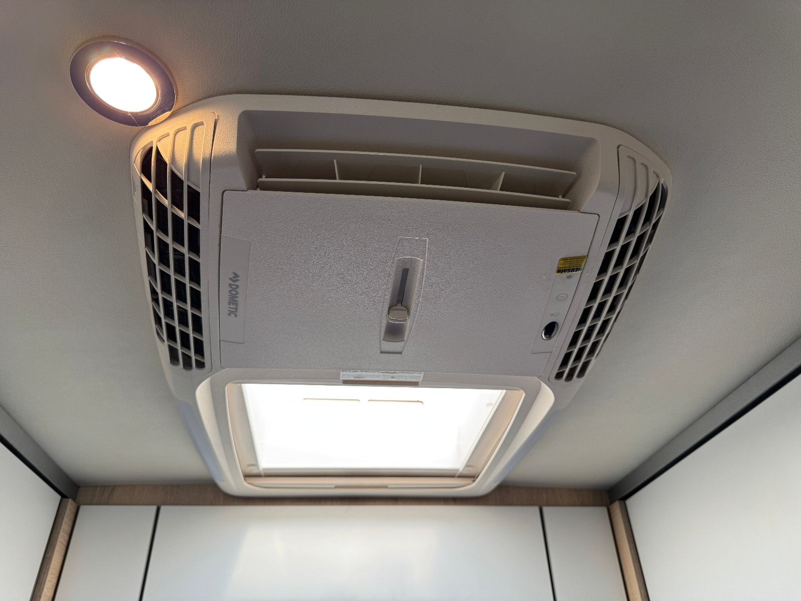 Vehicle image Pössl RUNNER 636 INDIVIDUAL ROOM CLIMATE AHK