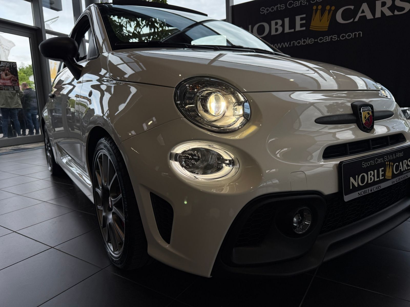 Fahrzeugabbildung Abarth 695C 695 C SHZ BEATS NAVI LEDER