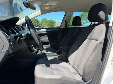 Volkswagen Golf - 11