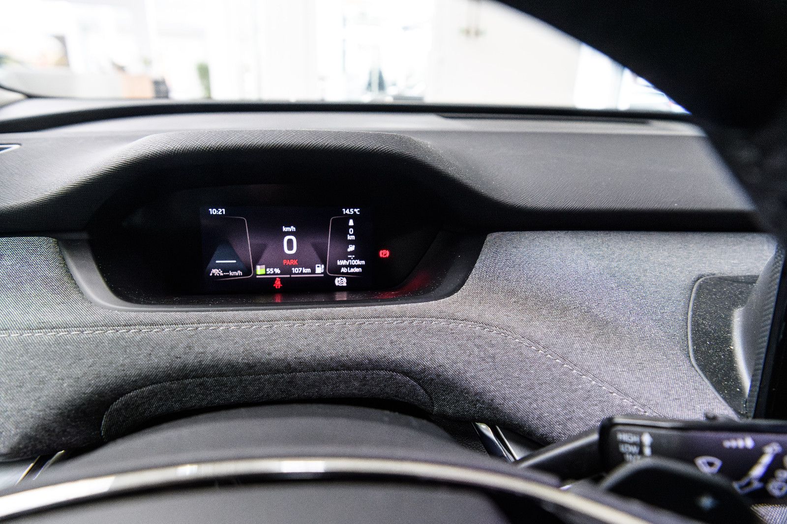 Fahrzeugabbildung SKODA Enyaq 60 Loft MATRIX-LED+RFK+NAVI+KEYLESS+SZH