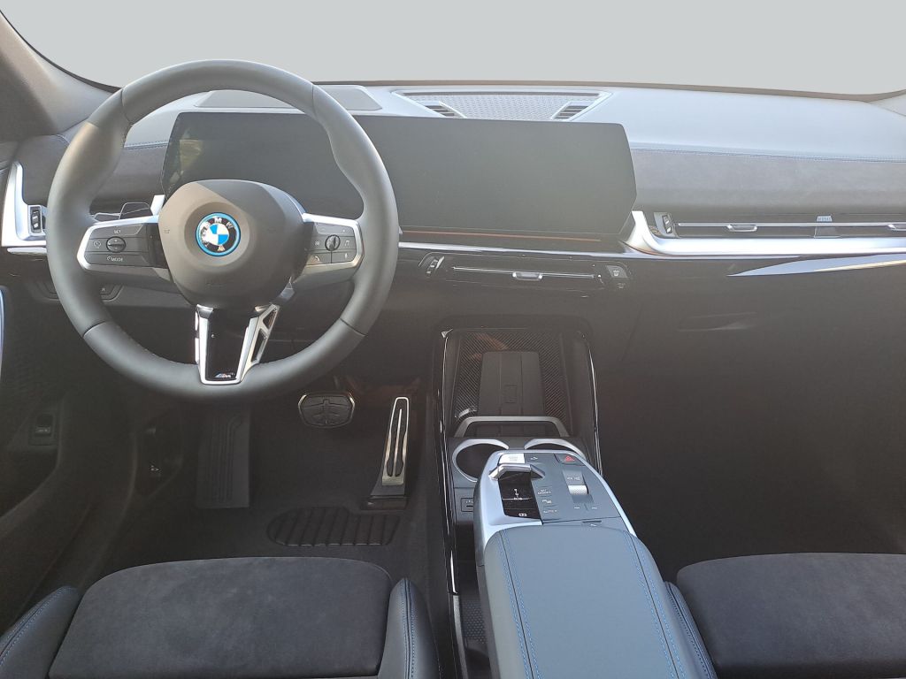 BMW iX2 - Bild 14