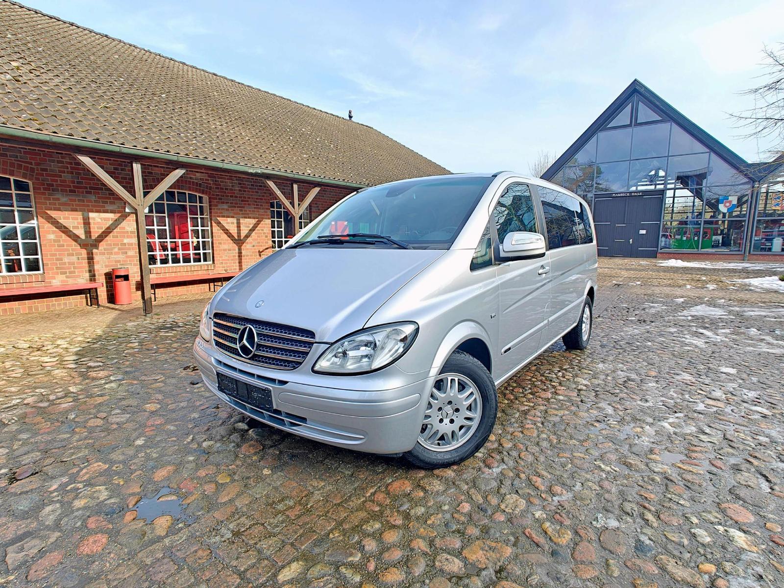 Mercedes-Benz Viano 3.0 CDI Automatik kompakt / 7 Sitzer / Nav