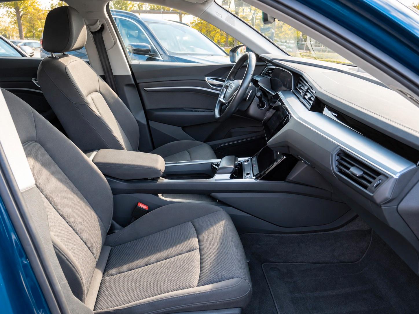 AUDI E-TRON - SPORTBACK 50 - 313 CV - BVA - ATTELAGE - ENTRETIEN AUDI