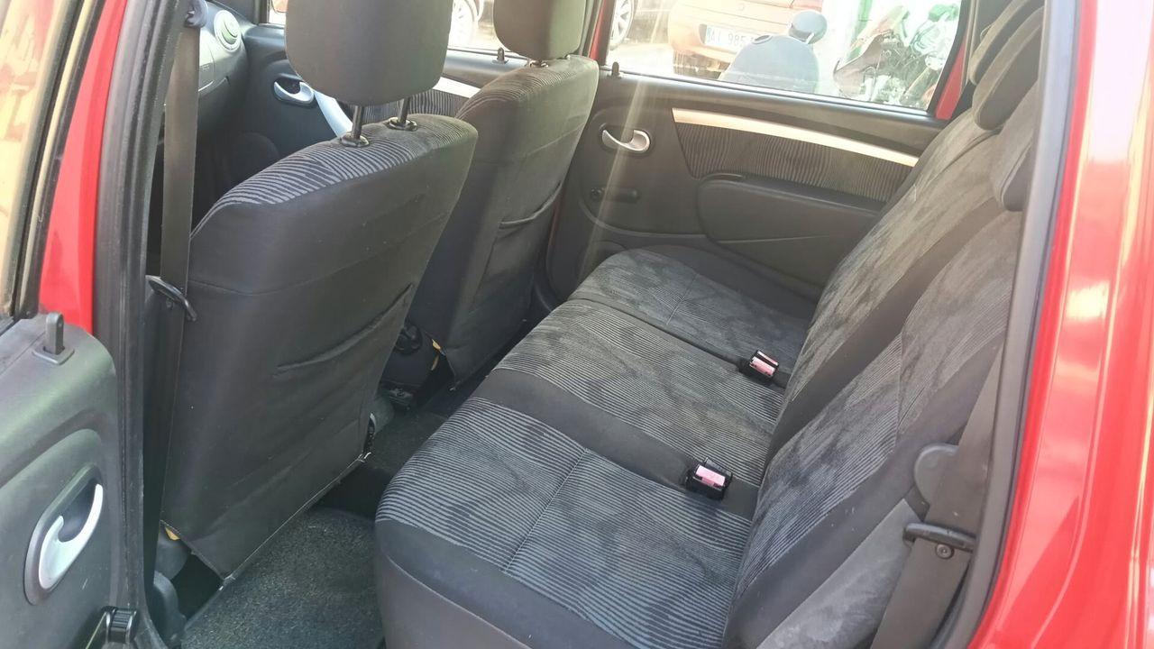 Dacia Logan 2011 — photo 9