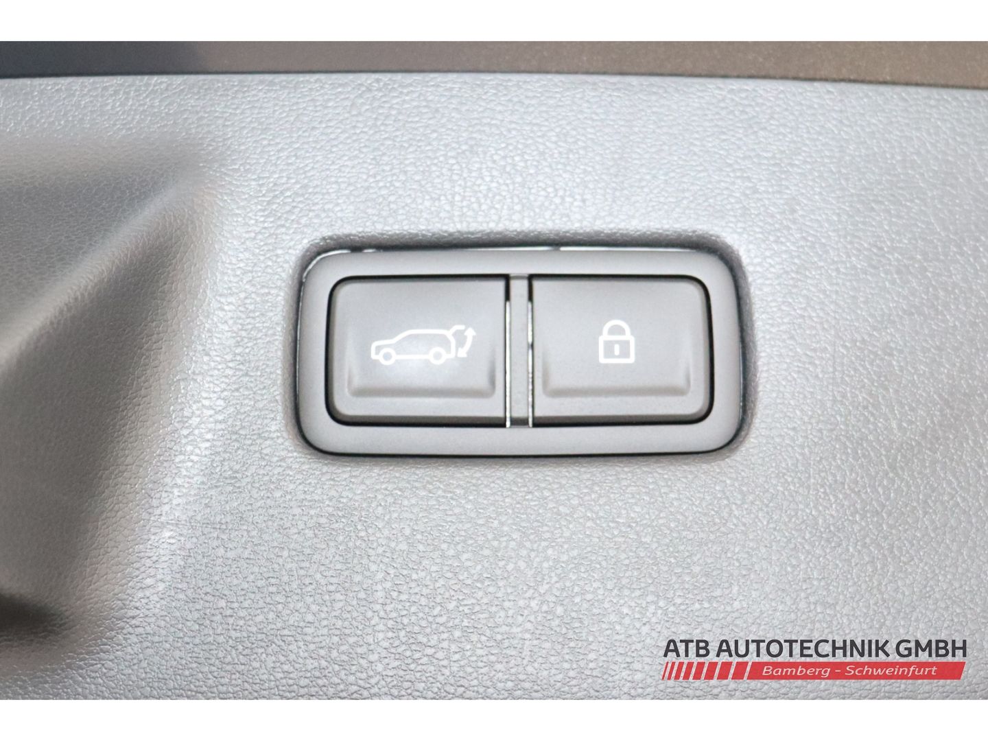 Fahrzeugabbildung Hyundai SANTA FE Signature 5-Sitzer 1.6l Hybrid 2WD Navi