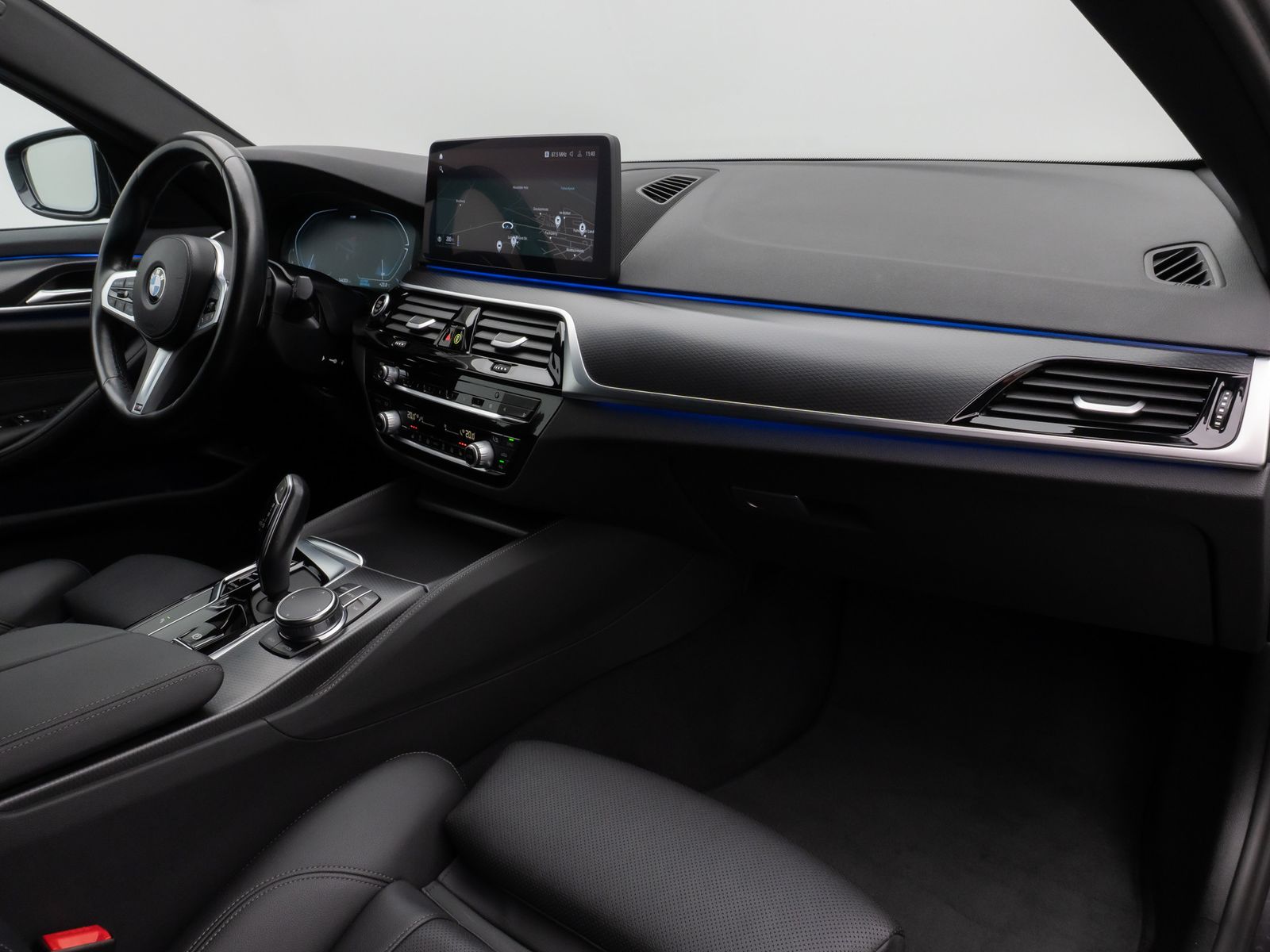 Fahrzeugabbildung BMW 530d xD M Sport DAB CockPitPro PDC Alarm 20Zoll