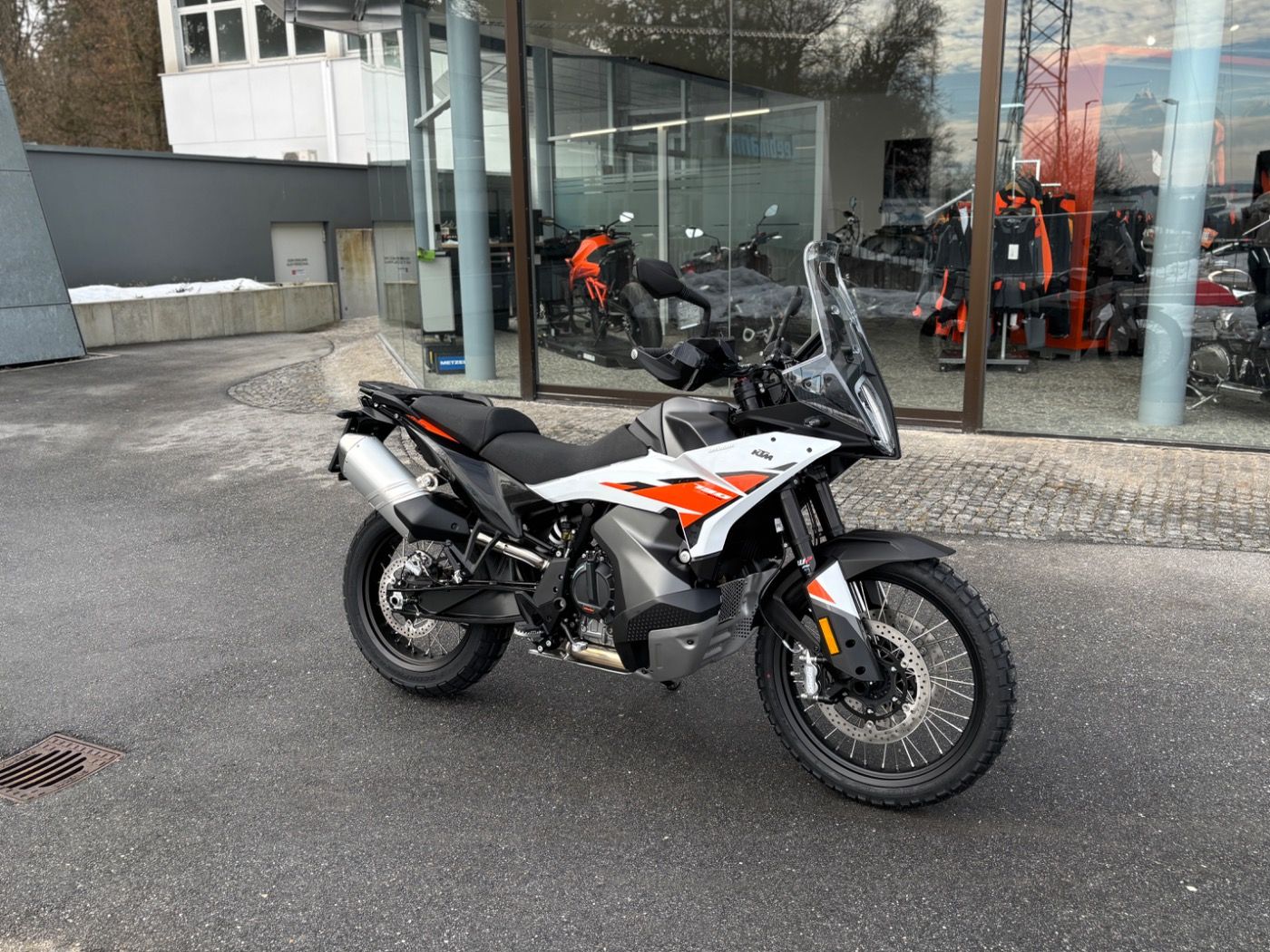 Fahrzeugabbildung KTM 790 Adventure 2026 Tech Pack inclusive beide Far