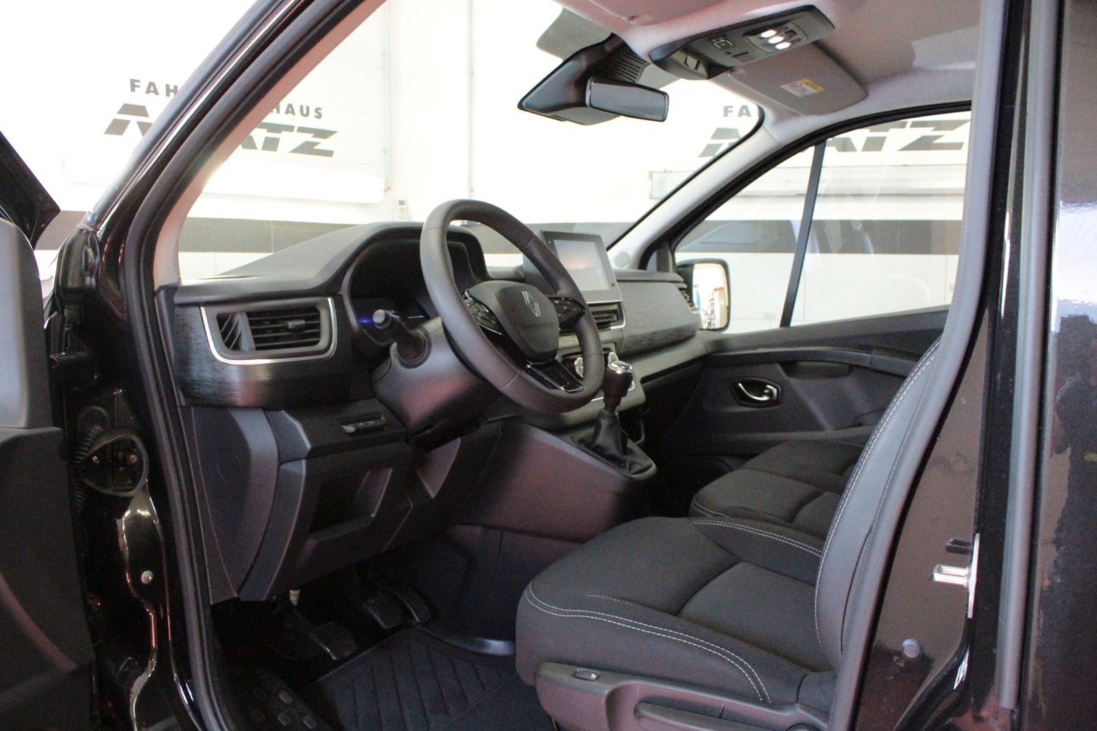 Fahrzeugabbildung Renault Trafic Dci 150 Grdt Evolution *Navi*Klima*