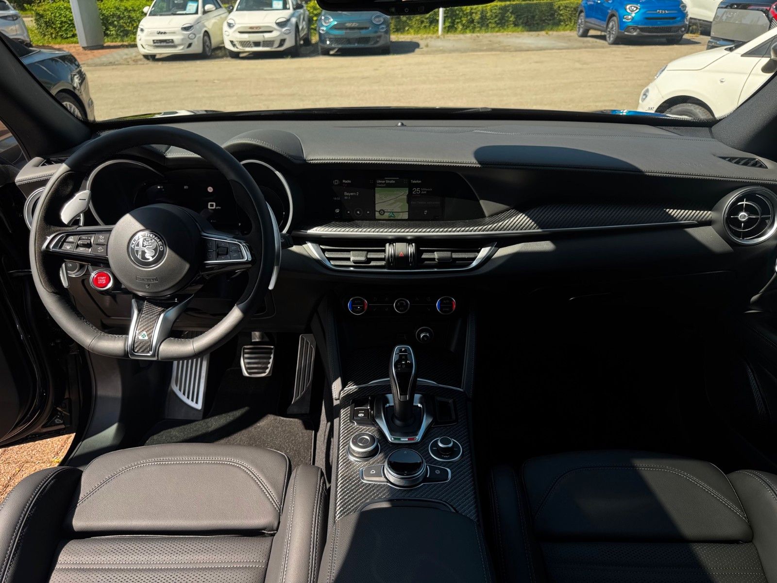 Fahrzeugabbildung Alfa Romeo QUADRIFOGLIO 2.9 V6 Bi-Turbo Q4 Glasdach Memory