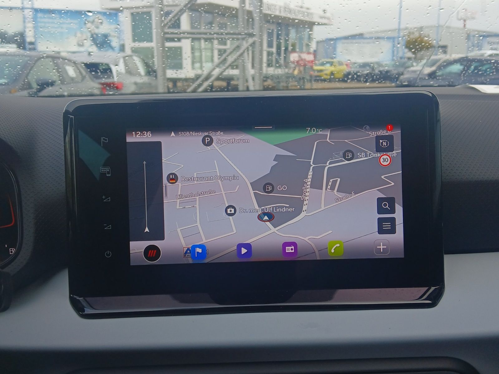 Fahrzeugabbildung SEAT Arona TSI Style LED Navi VC ACC RFK SH LM