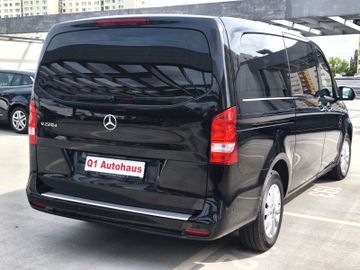 Mercedes V 220 - 2
