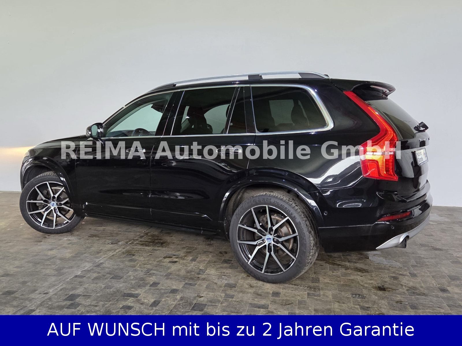 Fahrzeugabbildung Volvo XC 90 2,0 D Momentum AWD, 7 Sitzer, ACC