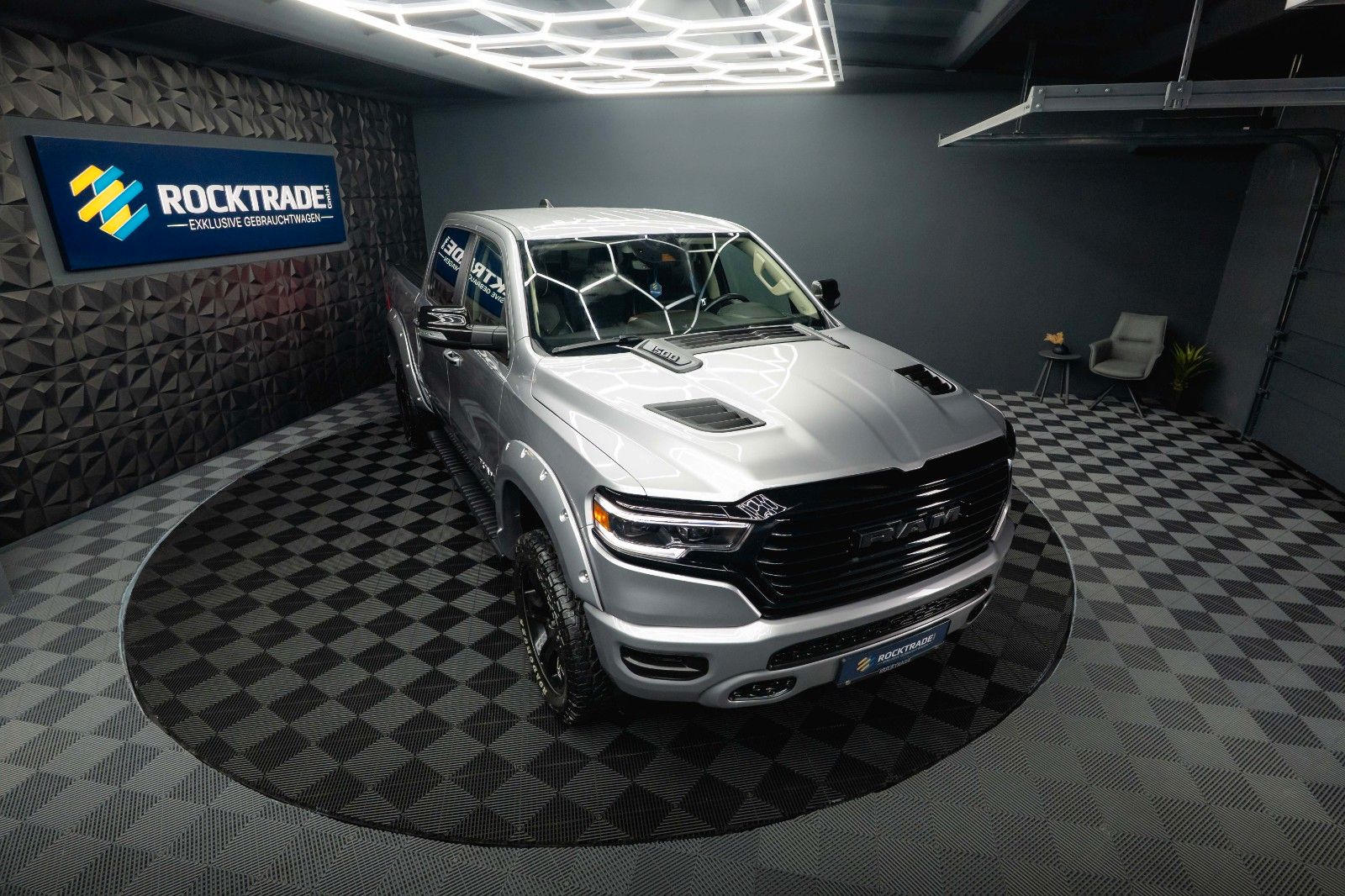 Fahrzeugabbildung Dodge RAM 5.7 V8 HEMI 4x4 LARAMIE LPG Offroad Bodylift