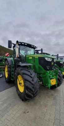 John Deere 6250R mit Reifendruckregelanlage