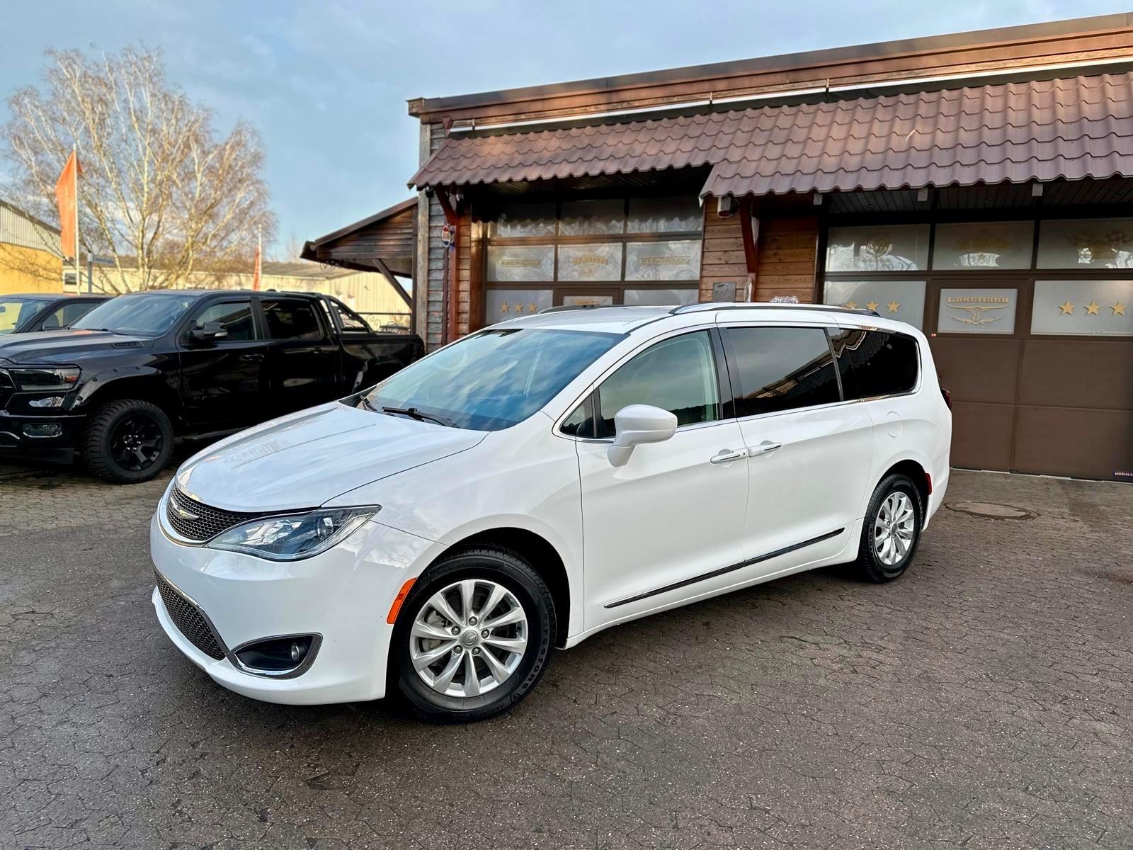 Chrysler 3.6 V6*LEDER*PDC*KAMERA*LED*AHK*7SITZER*GARANTIE