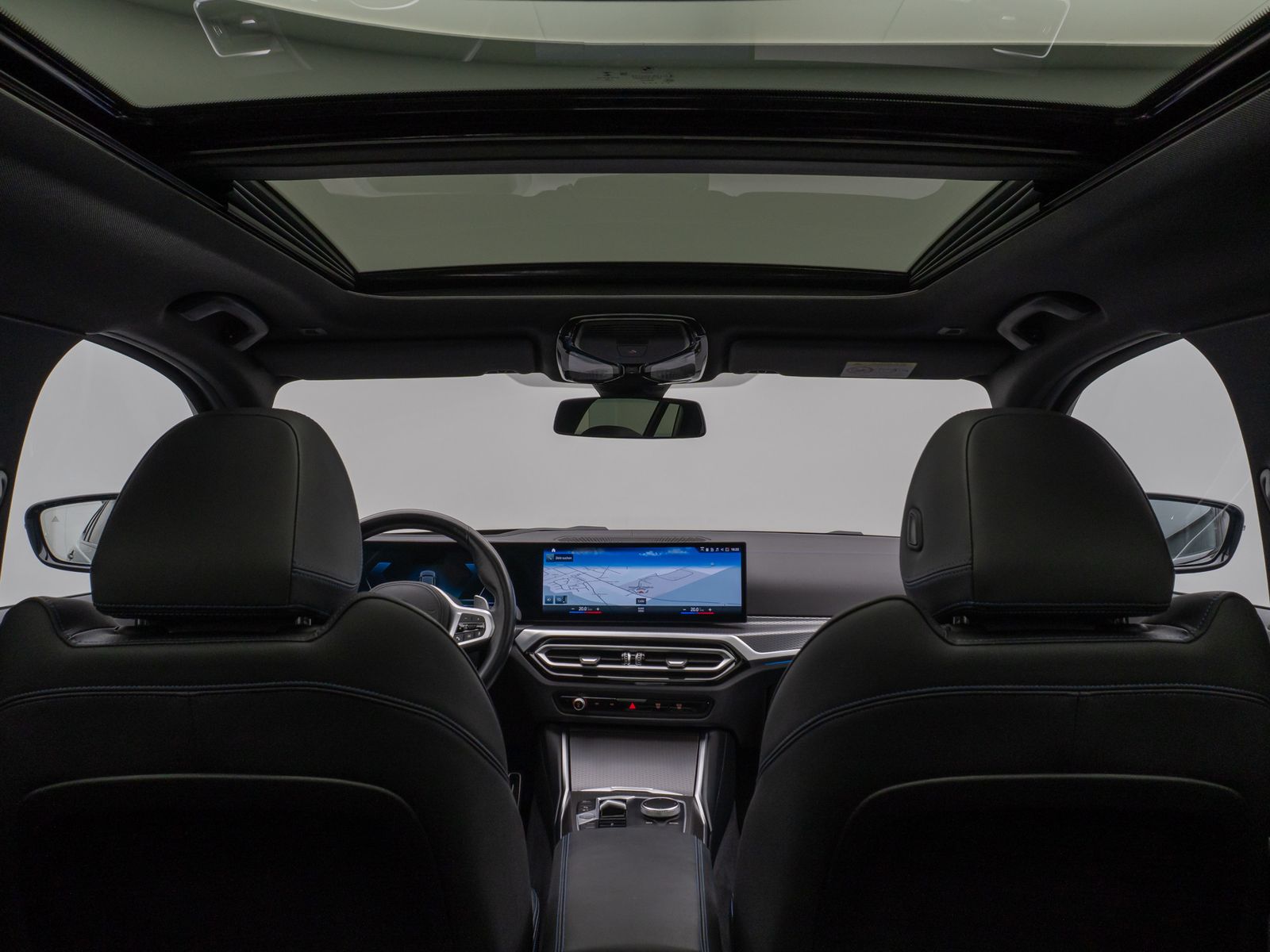 Fahrzeugabbildung BMW 330e xD M Sport Pro Panorama Kamera HUD DAB H/K