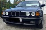 BMW 730 E32 - BMW 730 mit Benzin-Antrieb