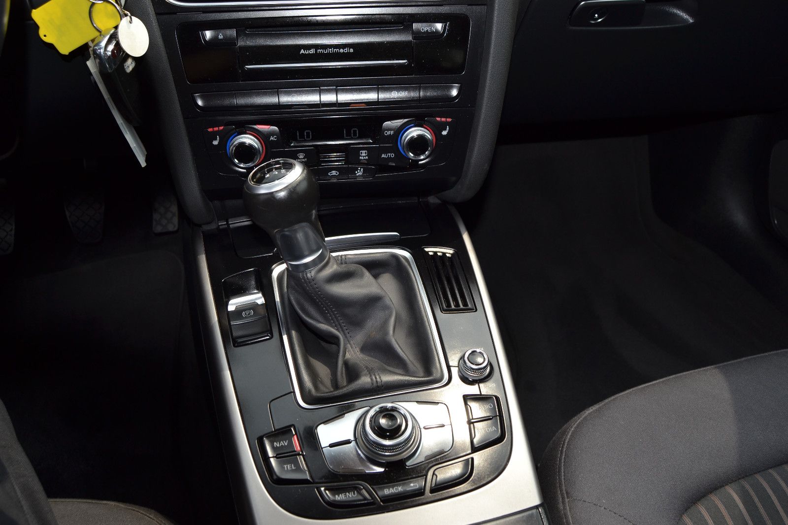 Fahrzeugabbildung Audi A4 Avant Ambiente/Navigation/Tempomat/PDC/
