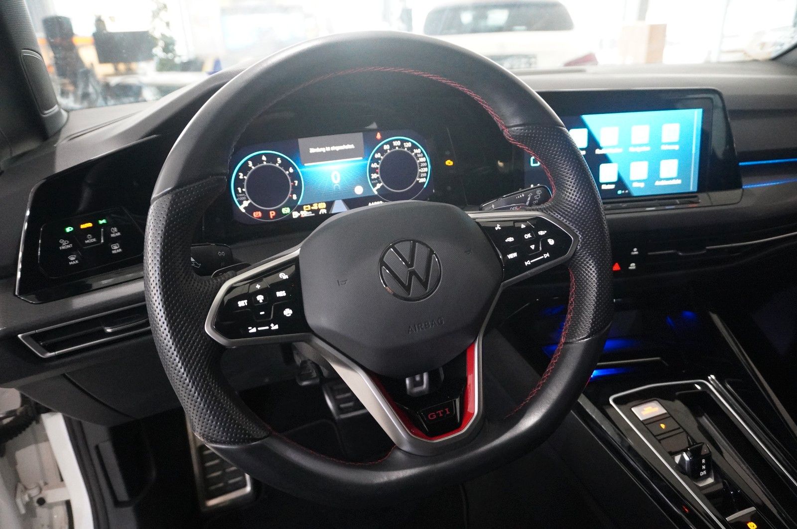 Fahrzeugabbildung Volkswagen Golf VIII Lim. 2.0 TSI GTI DSG NAVI/LED/KAMERA